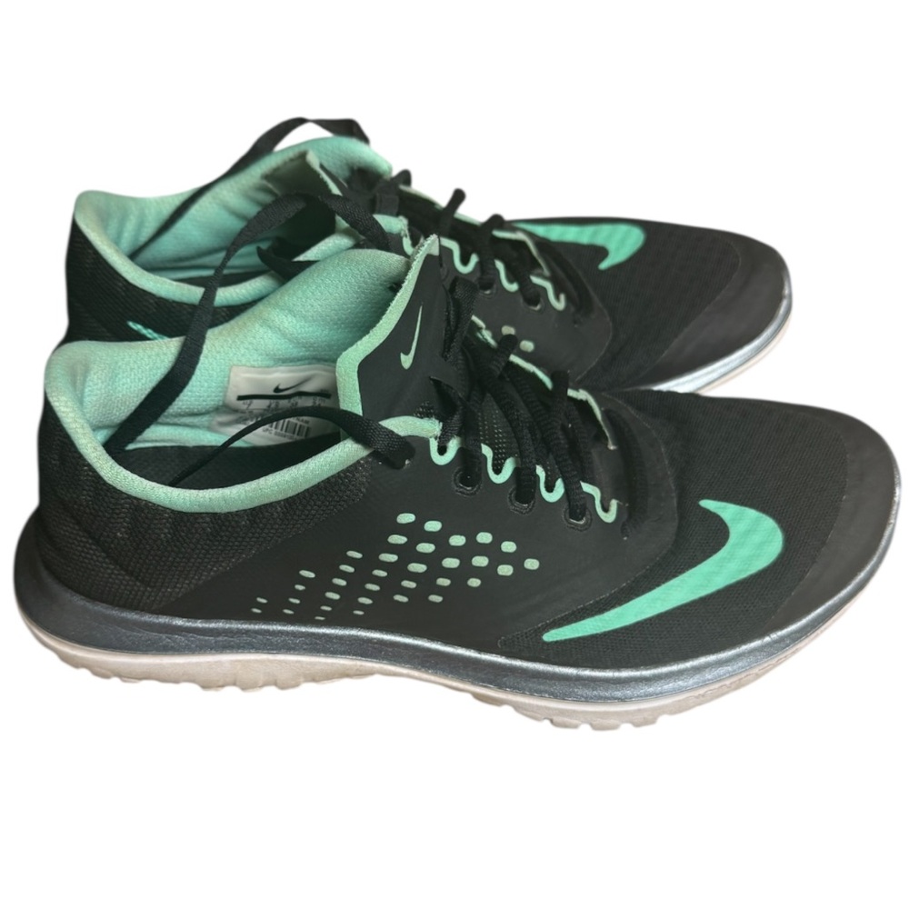 Nike Women's Black and Mint Athletic Shoes